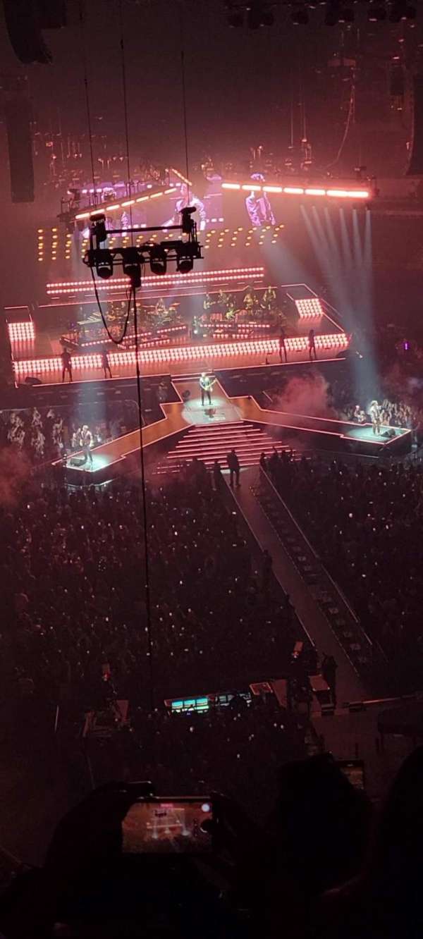 Honda Center, section: 402, row: R, seat: 5