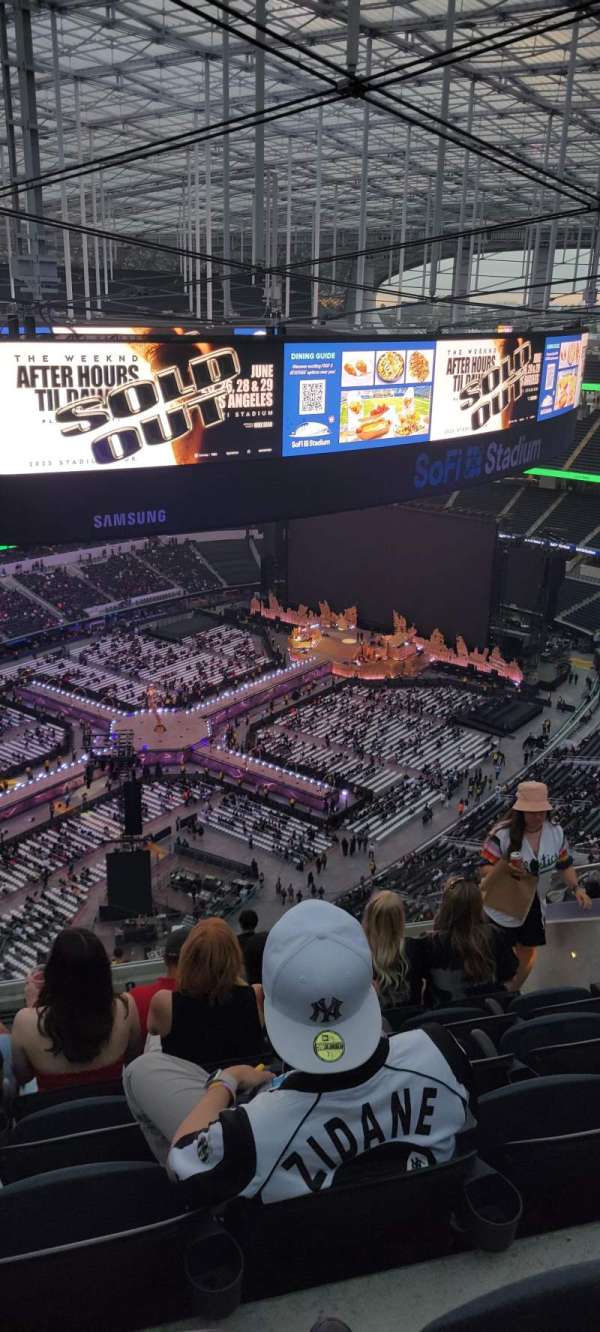 SoFi Stadium, section: 532, row: 11, seat: 8