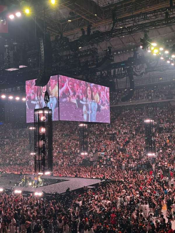 Palau Sant Jordi, section: 102, row: 17, seat: 2