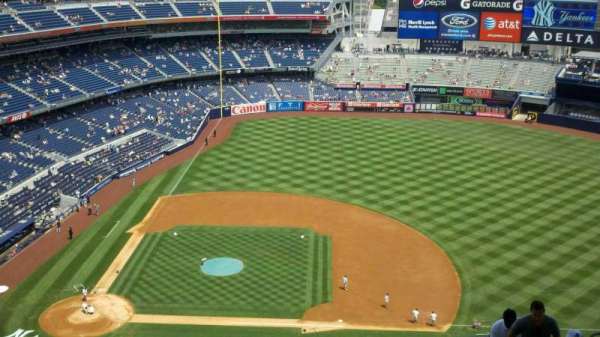 Yankee Stadium, section: 416, row: 13, seat: 9