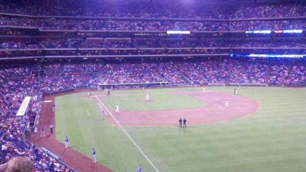 Citizens Bank Park, section: 207, row: 3, seat: 4