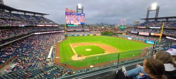 Citizens Bank Park, section: 318, row: 2, seat: 6