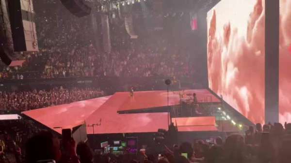 Kia Forum, section: 113, row: 10, seat: 11