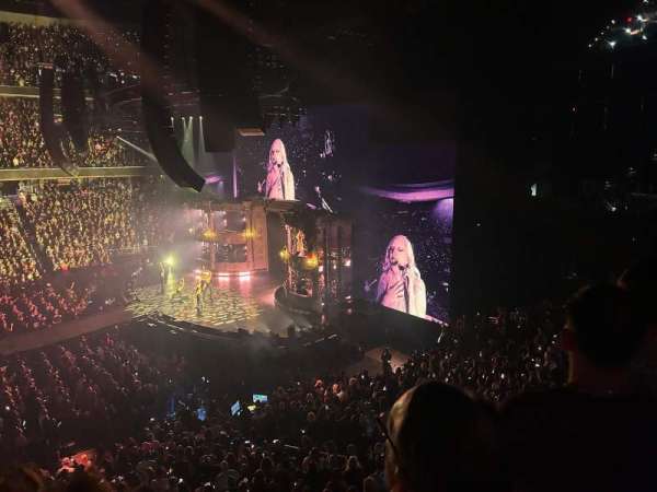Capital One Arena, section: 216, row: B, seat: 11