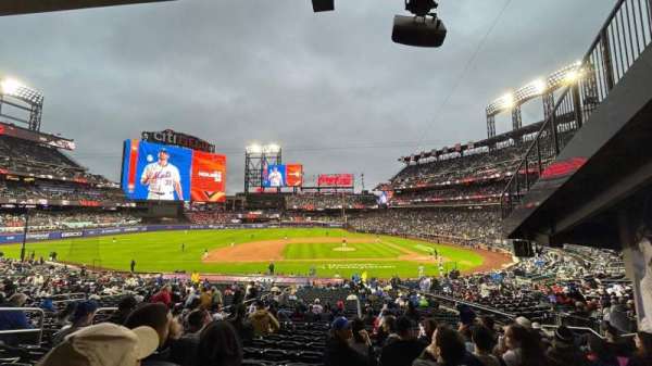 Citi Field, section: 121, row: 30, seat: 7