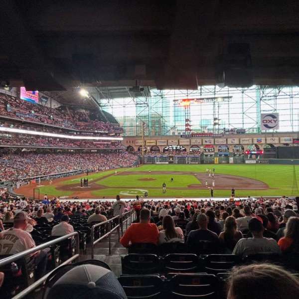 Daikin Park, section: 125, row: 38, seat: 1