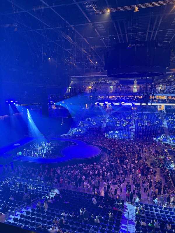 Uber Arena, section: 404, row: 1, seat: 1
