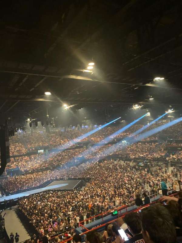 Brisbane Entertainment Centre, section: 7A, row: u, seat: 195 and 196