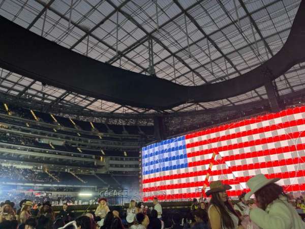 SoFi Stadium, section: Floor B4, row: 22, seat: 25