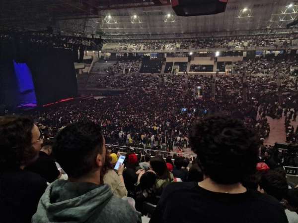 Palau Sant Jordi, section: 221, row: 27, seat: 9