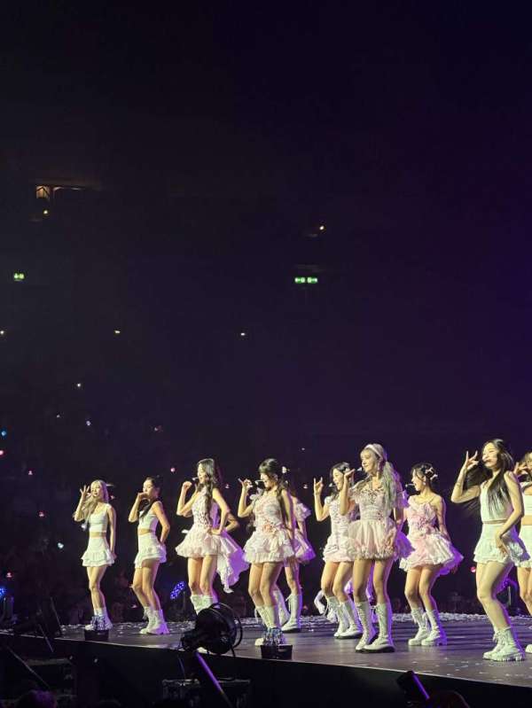 Uber Arena, section: 207, row: 2, seat: 6