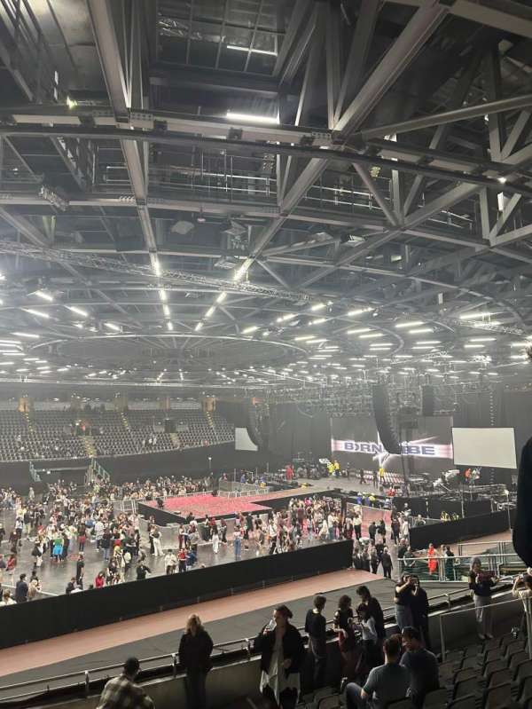 Velodrom, section: Block 5 Links, row: 8, seat: 6