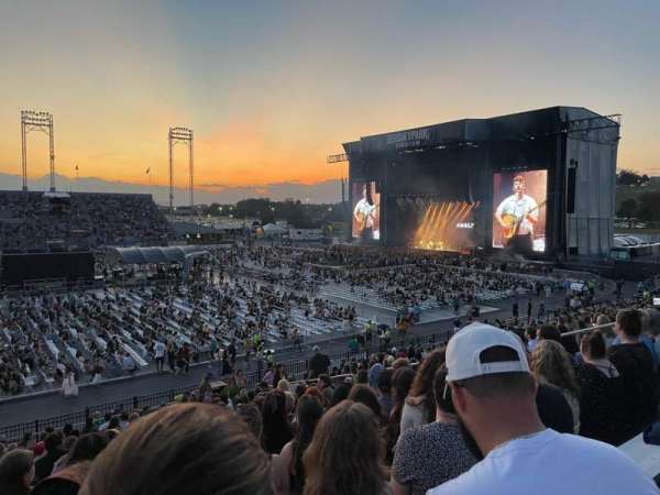 Hershey Park Stadium, section: 27, row: Q, seat: 15