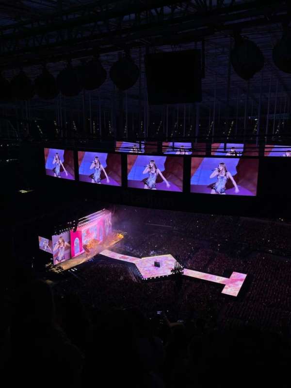 SoFi Stadium, section: 517, row: 19, seat: 6
