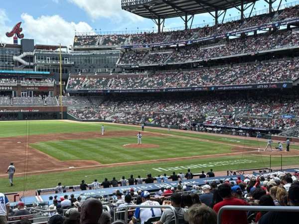 Truist Park, section: 135, row: 14, seat: 4