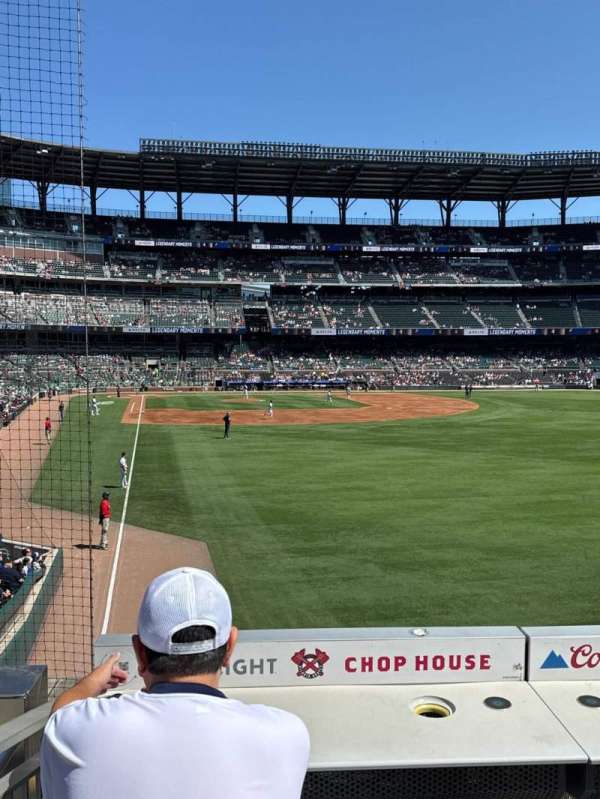 Truist Park, section: 160, row: 2, seat: 6