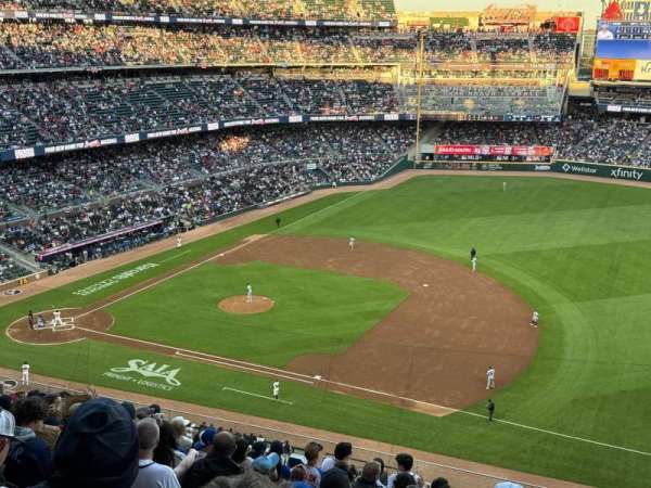 Truist Park, section: 317, row: 12, seat: 4