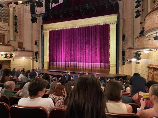 Majestic Theatre, section: Orchestra R, row: Q, seat: 16