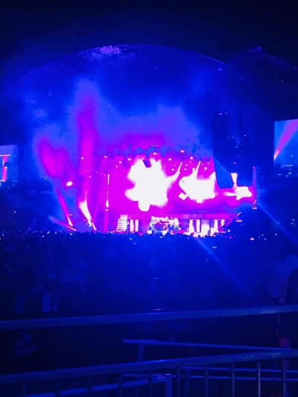 Huntington Bank Pavilion at Northerly Island, section: 305, row: B, seat: 3,4