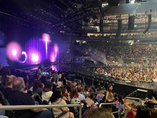 Climate Pledge Arena, section: 03, row: M, seat: 8