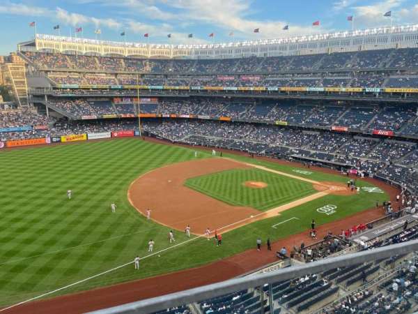 Yankee Stadium, section: 328, row: 1, seat: 110