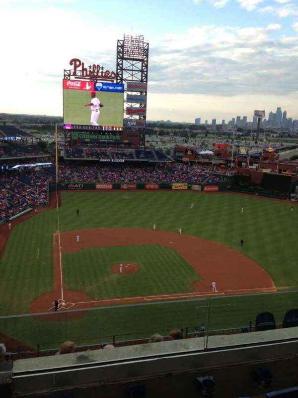 Citizens Bank Park, section: 417, row: 3, seat: 12