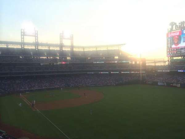 Citizens Bank Park, section: 207, row: 3, seat: 10