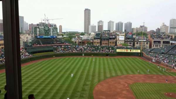 Wrigley Field, section: 410L, row: 5, seat: 8