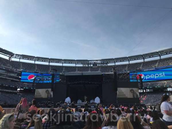 MetLife Stadium, section: Floor 8, row: 38, seat: 8