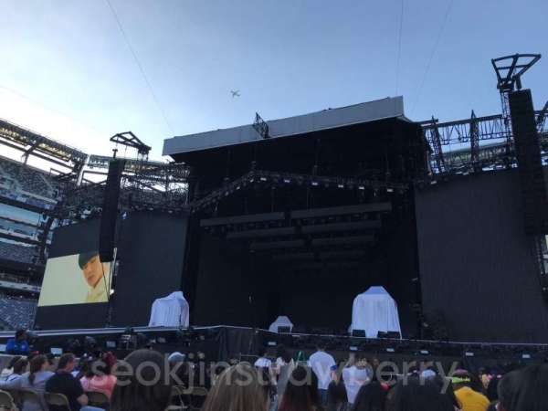 MetLife Stadium, section: Floor 2, row: 26, seat: 4