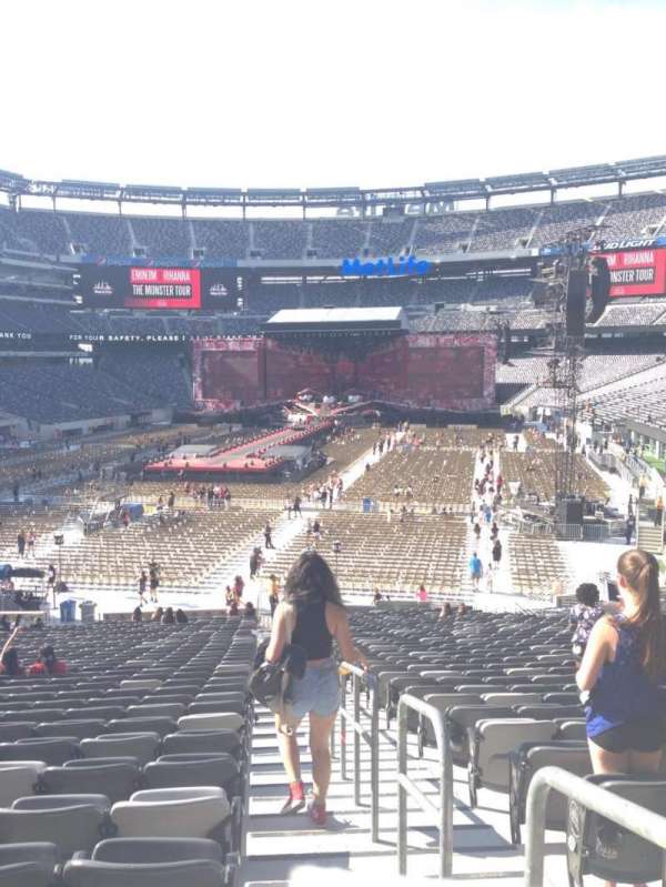 Metlife Stadium, section: 123, row: 23