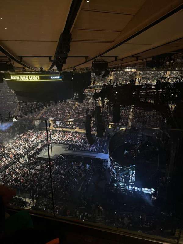 Madison Square Garden, section: 315, row: 2, seat: 4