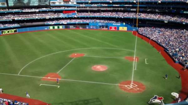 Rogers Centre, section: 527, row: 3, seat: 16