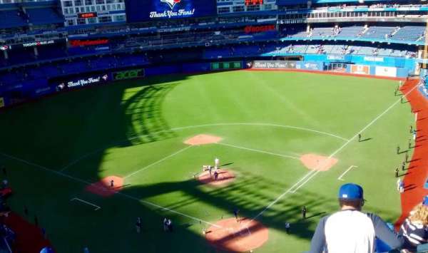 rogers centre, section: 525, row: 10, seat: 4