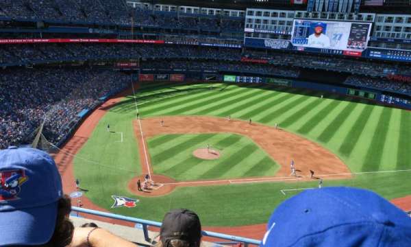 Rogers Centre, section: 521, row: 4, seat: 11