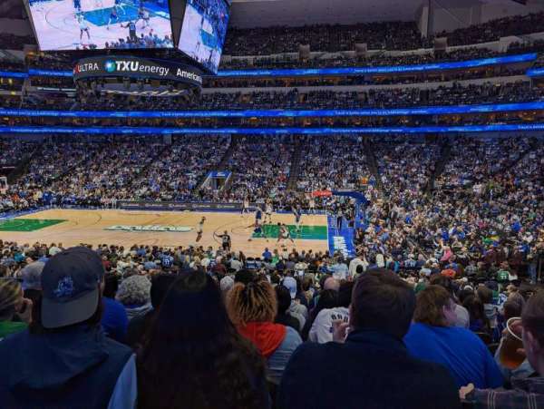 American Airlines Center, section: 105, row: V, seat: 12