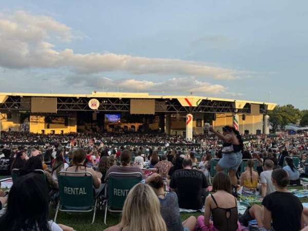 Dos Equis Pavilion, section: Lawn