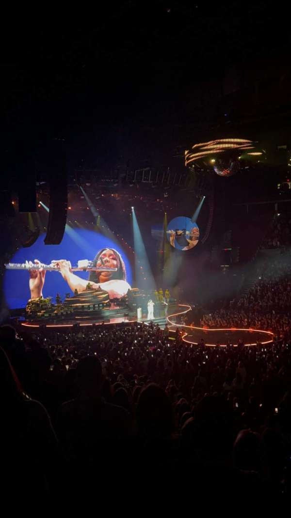 Moda Center, section: 122, row: R, seat: 9