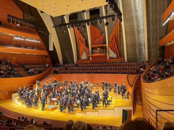 Helzberg Hall, section: Mezz Rgt Cor, row: DD, seat: 806
