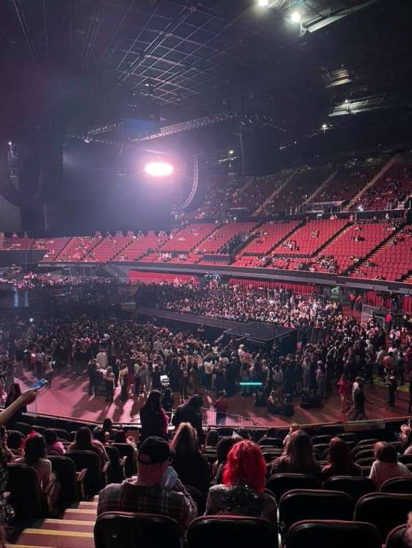 Kia Forum, section: 133, row: 12, seat: 2