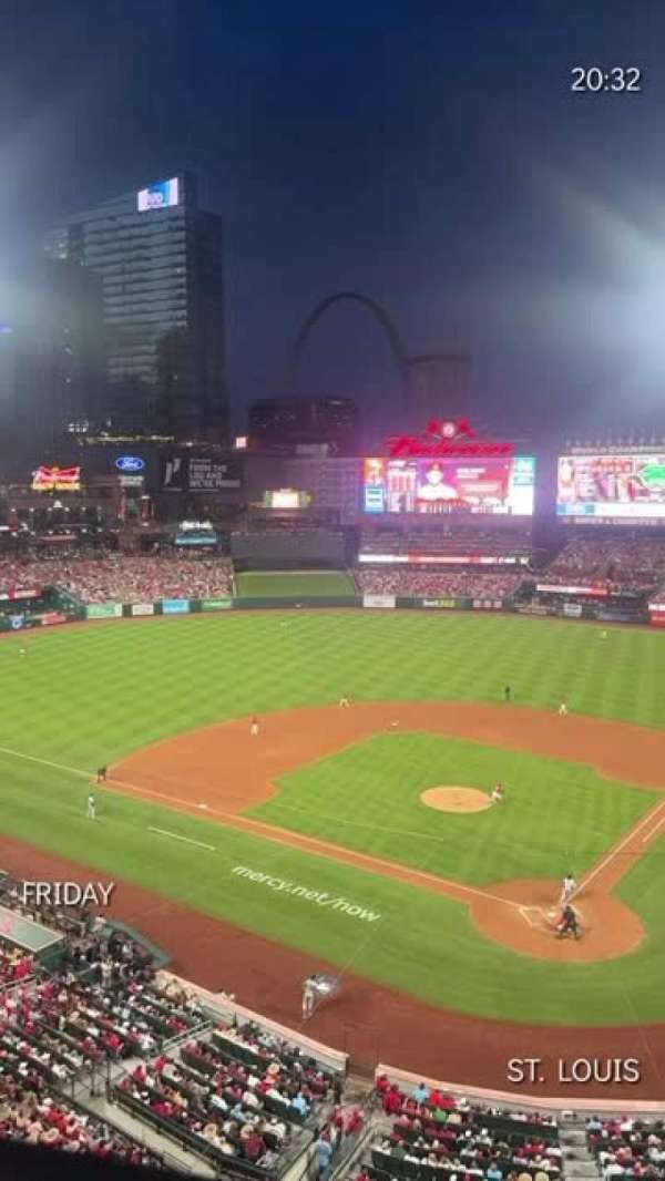 Busch Stadium, section: 352, row: 1, seat: 9