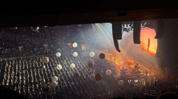 Madison Square Garden, section: 211, row: 22, seat: 7