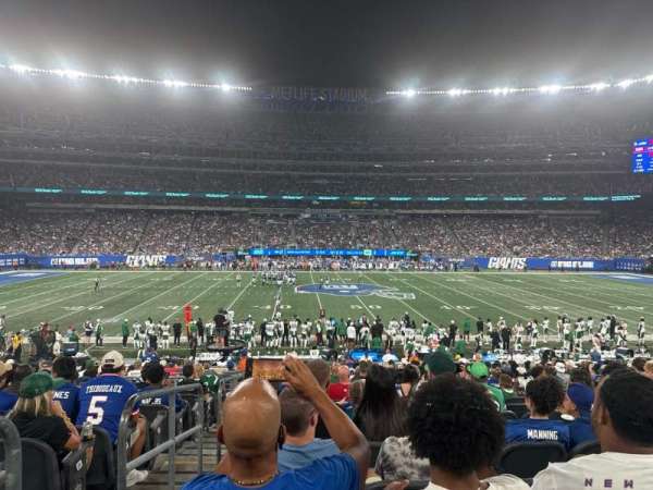 MetLife Stadium, section: 139, row: 24, seat: 30