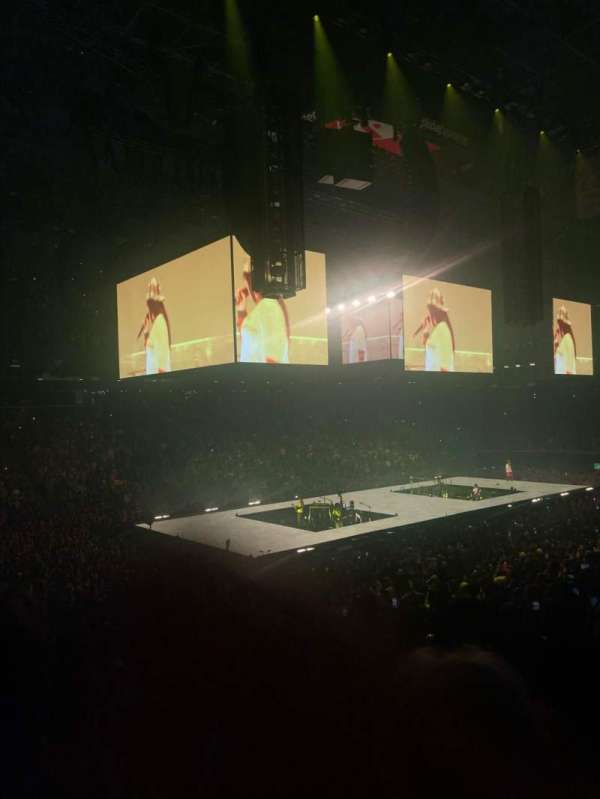 State Farm Arena, section: 122, row: T, seat: 4