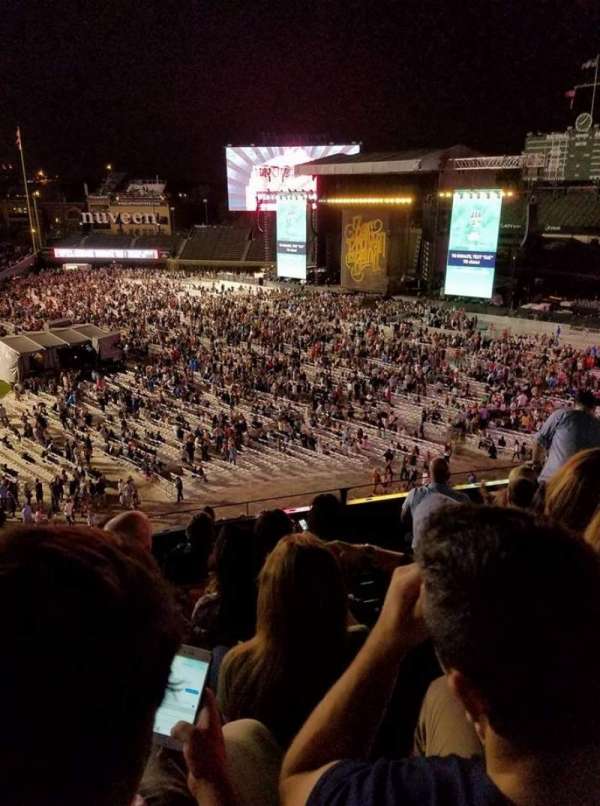 Wrigley Field, section: 327