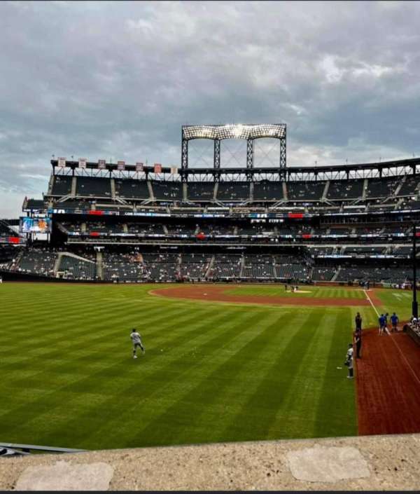Citi Field, section: 132, row: 24, seat: 6