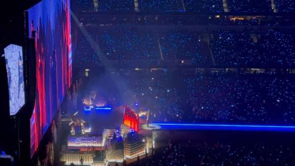 SoFi Stadium, section: 320, row: 6, seat: 5