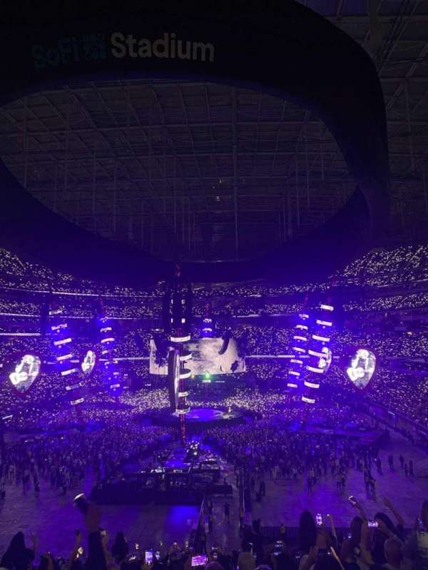 SoFi Stadium, section: 208, row: 15, seat: 17