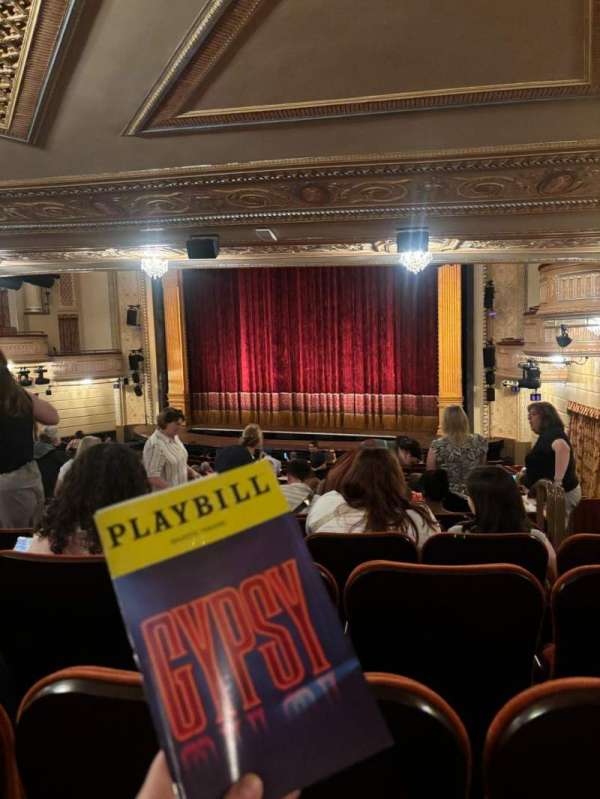Majestic Theatre, section: Orchestra R, row: V, seat: 22