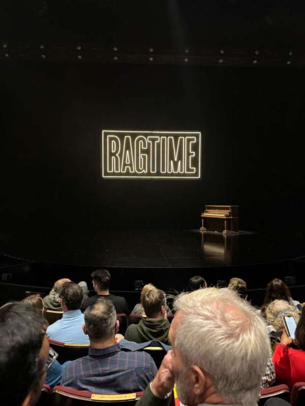 Vivian Beaumont Theater, section: Orchestra C, row: G, seat: 304